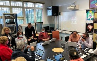Anaga ofrece talleres a personas mayores sobre el uso de las nuevas tecnologías