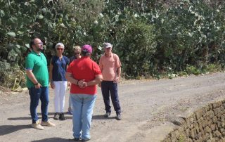 José Antonio Valbuena atiende las peticiones del vecindario del litoral de Anaga