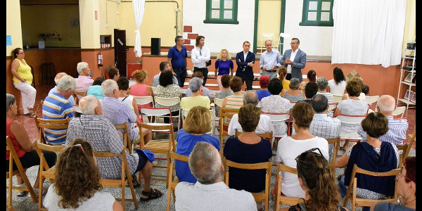 El Ayuntamiento de Santa Cruz perfila con vecinos de Igueste y Taganana diversas obras de mejora