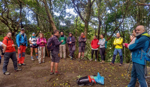 Éxito de participación en el primer curso de senderismo y sostenibilidad en Anaga