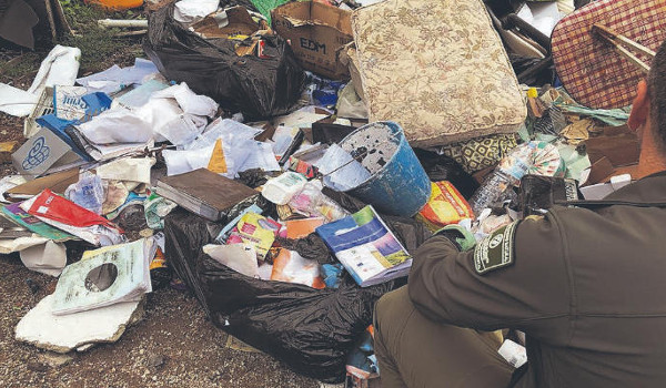 Vertidos de residuos en el entorno del punto limpio de Jagua