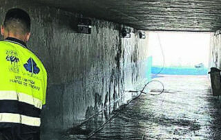 Puertos estudia instalar baños en los túneles peatonales de Santa Cruz