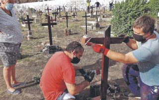San Andrés rescata sus cruces: 'Juntos podemos salvarlo'