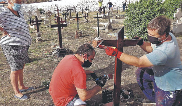 San Andrés rescata sus cruces: 'Juntos podemos salvarlo'