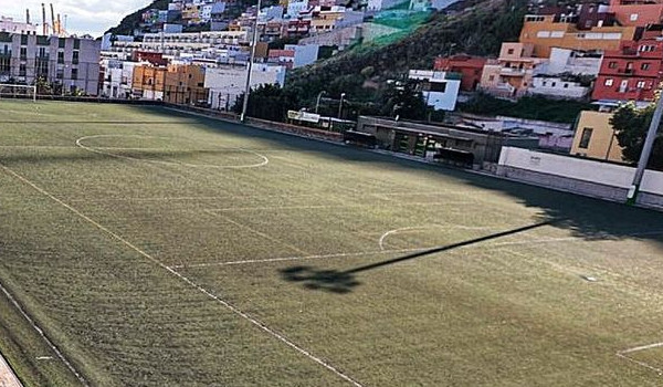 Santa Cruz adjudica la reforma del campo de fútbol de María Jiménez